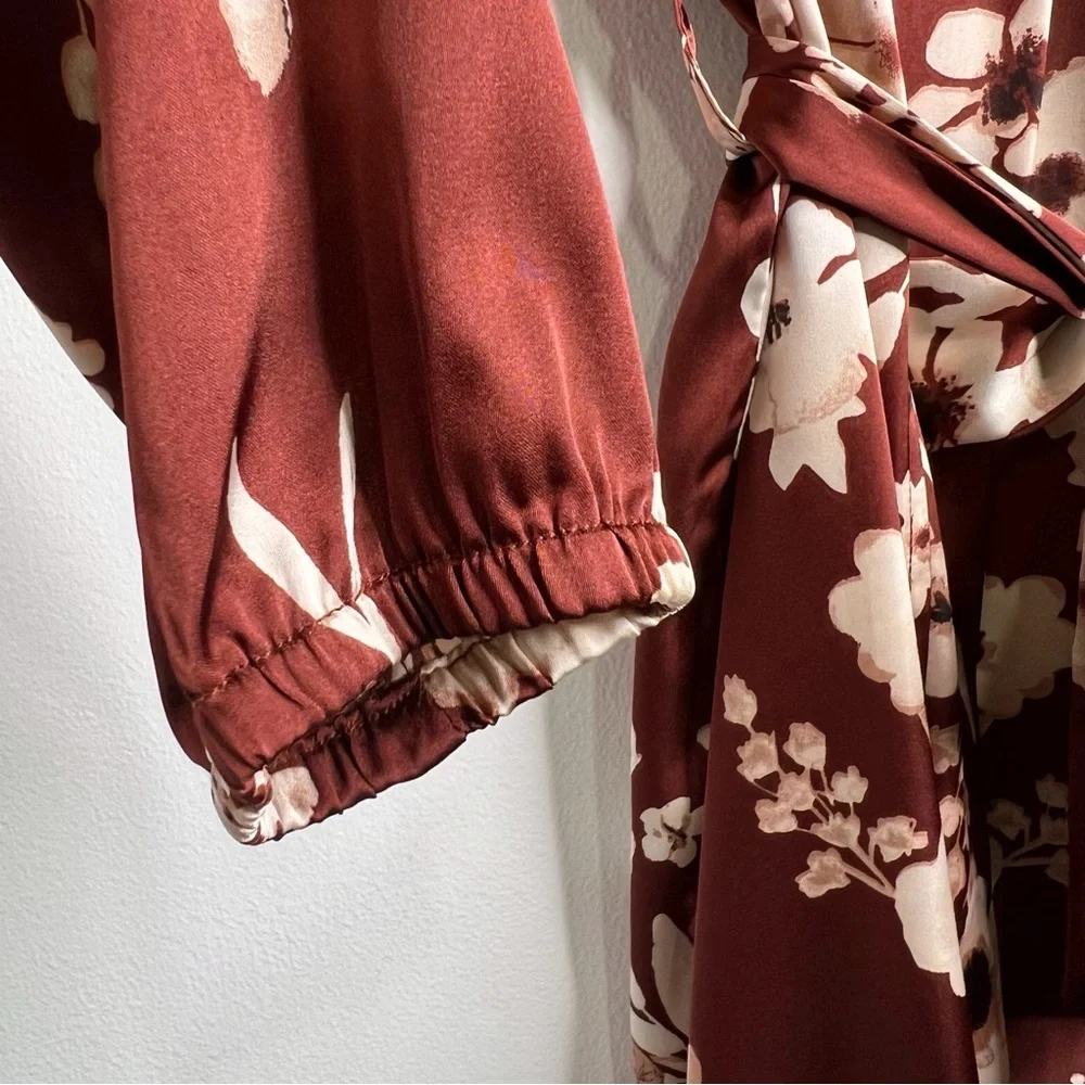 Joyfolie Mia Joy Pomona Satin Duster Robe in Rust Floral NWT Size 10